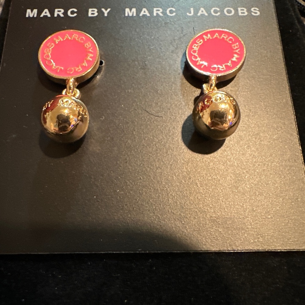 New round pink and gold earrings from Marc Jacobs